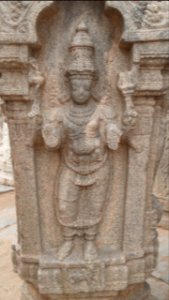 Lepakshi pillar sculpter 6