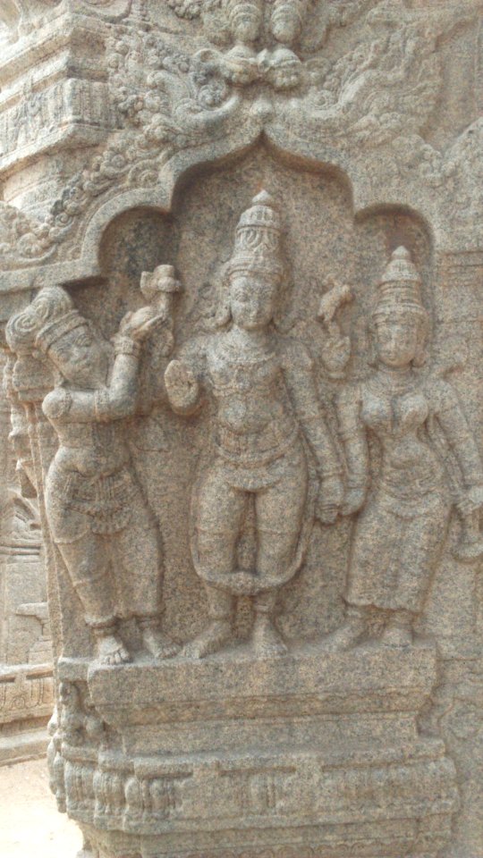 Lepakshi pillar sculpter 8