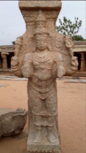 Lepakshi pillar sculpter 13