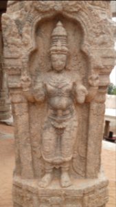 Lepakshi pillar sculpter 2