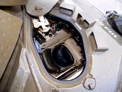Leopard I driverseat Foto 071 (10April2010)