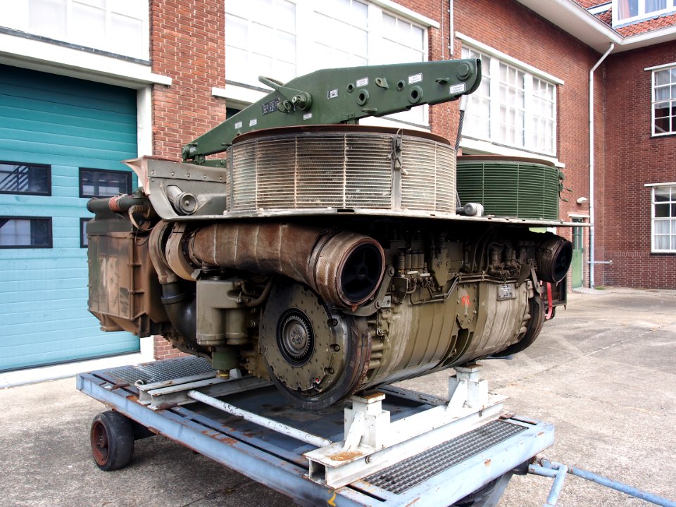 Leopard 2 Engine pic1