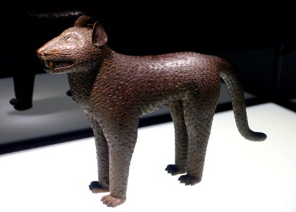 Leopard aquamanile, Nigeria, Benin Kingdom, 17th century AD, brass - Ethnological Museum, Berlin - DSC02208