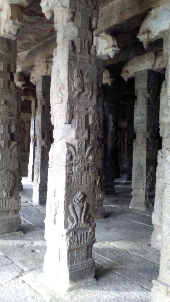 Lepakshi pillars 8