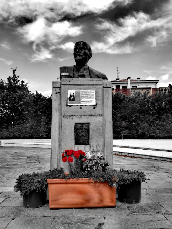 Lenin's Bust - Cavriago (Province of Reggio Emilia) 02