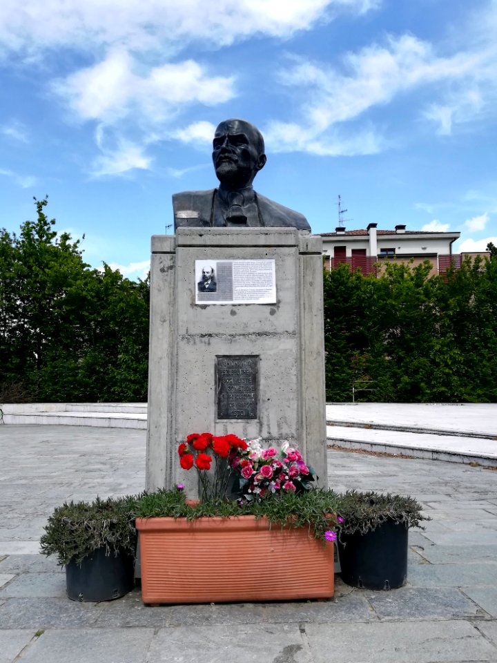 Lenin's Bust - Cavriago (Province of Reggio Emilia) 01