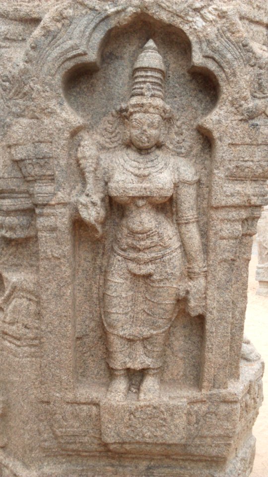 Lepakshi pillar sculpter 1