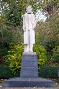 Leopold II statue by Rene Cliquet