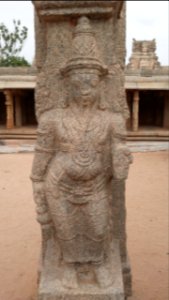 Lepakshi pillar sculpter 14