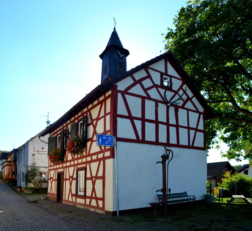Lenzhahn, Rat- und Backhaus