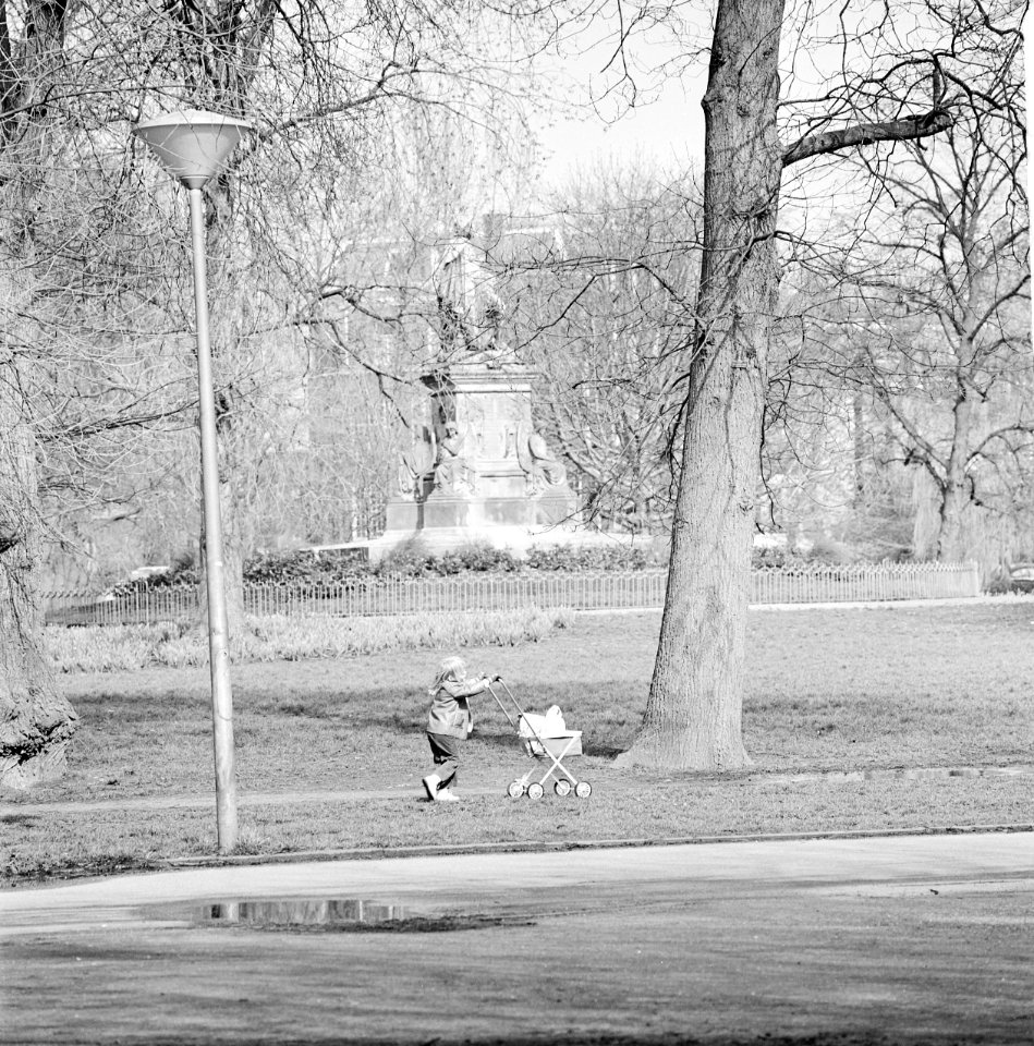 Lente in Amsterdams Vondelpark, Bestanddeelnr 927-0802