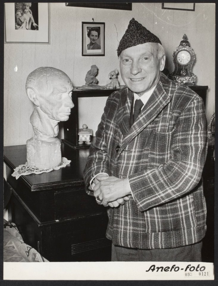 Leo de Leeuwe, de oudste operazanger van ons land, zal op 25 november 1952 zijn , Bestanddeelnr 093-0121