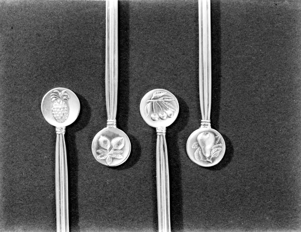 Lepeltjes met vruchten van de fa Gerritsen & Van Kempen in Zeist, Bestanddeelnr 190-0535