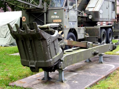 Lepelschop voor een P en H kraan, Pawling & Harnischfeger kraan uit 1958, Geniemuseum Vught, photo 2