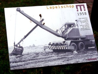 Lepelschop voor een P en H kraan, Pawling & Harnischfeger kraan uit 1958, Geniemuseum Vught, photo 1
