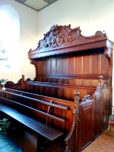 Lellens - kerk - herenbank rechts