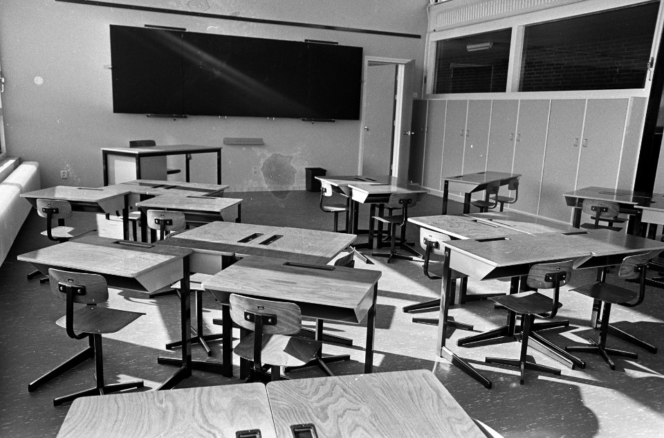 Lelystad bijna gereed. De school is reeds klaar, Bestanddeelnr 920-7406