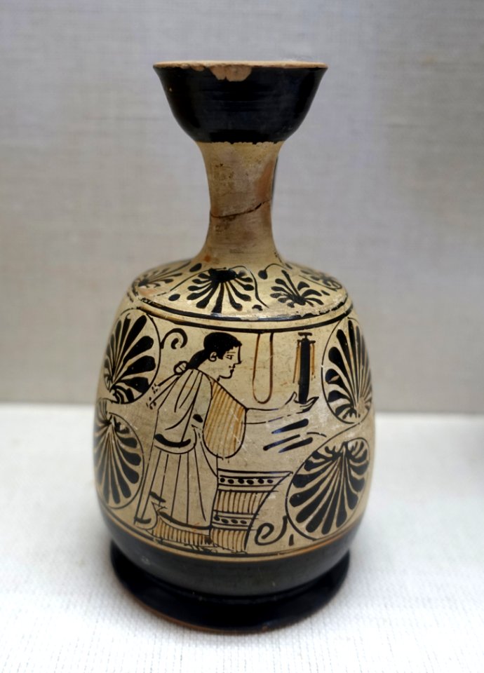 Lekythos with woman, Athens, 470-460 BC, ZA 153 - Martin von Wagner Museum - Würzburg, Germany - DSC05783