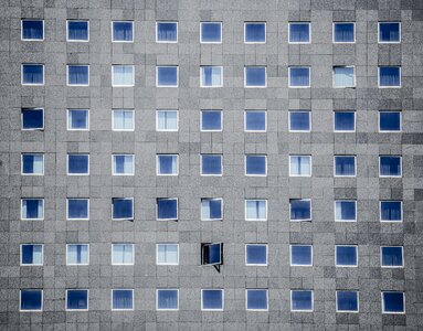 Perspective windows gray window