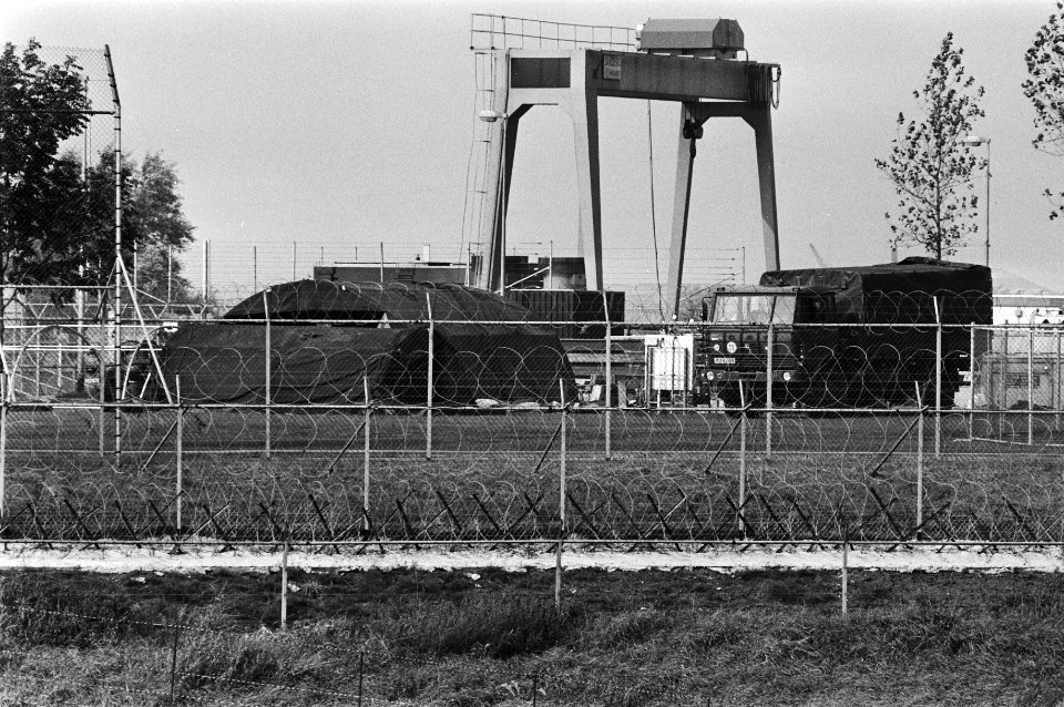 Legervoertuigen op het terrein van de kerncentrale, Bestanddeelnr 931-6900