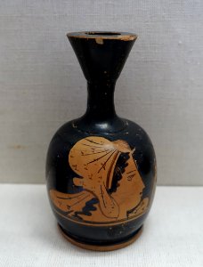 Lekythos with head in an oriental hood, early 4th century BC, L 583 - Martin von Wagner Museum - Würzburg, Germany - DSC05812