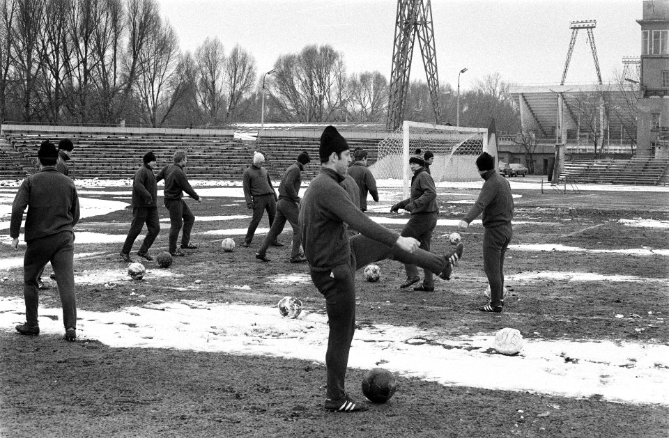 Legia-elftal traint in Warschau (Polen), Bestanddeelnr 923-4159
