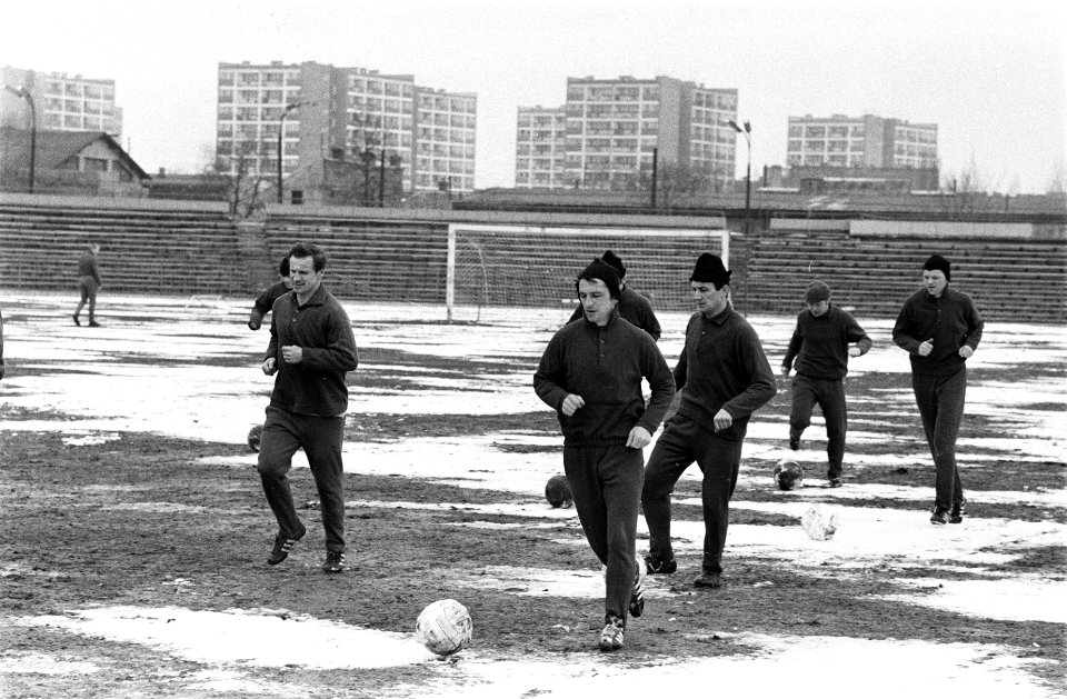 Legia-elftal traint in Warschau (Polen), Bestanddeelnr 923-4160