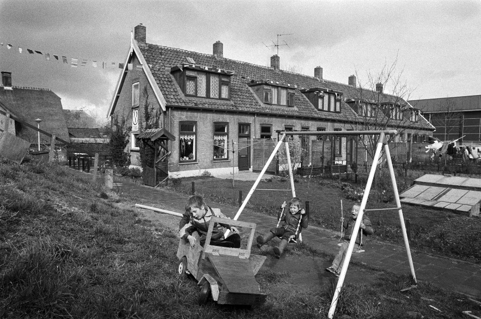 Lekkerkerk - giftige stoffen in bodem spelende kinderen Molenwerf, Bestanddeelnr 930-7601