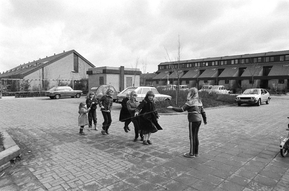 Lekkerkerk - giftige stoffen in bodem spelende kinderen Molenwerf, Bestanddeelnr 930-7602