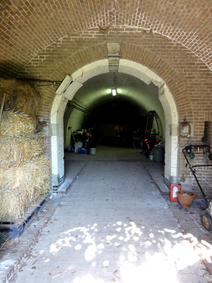 Lent (Nijmegen) Rijksmonument 14955 Fort Beneden Lent binnen bomvrij logiesgebouw