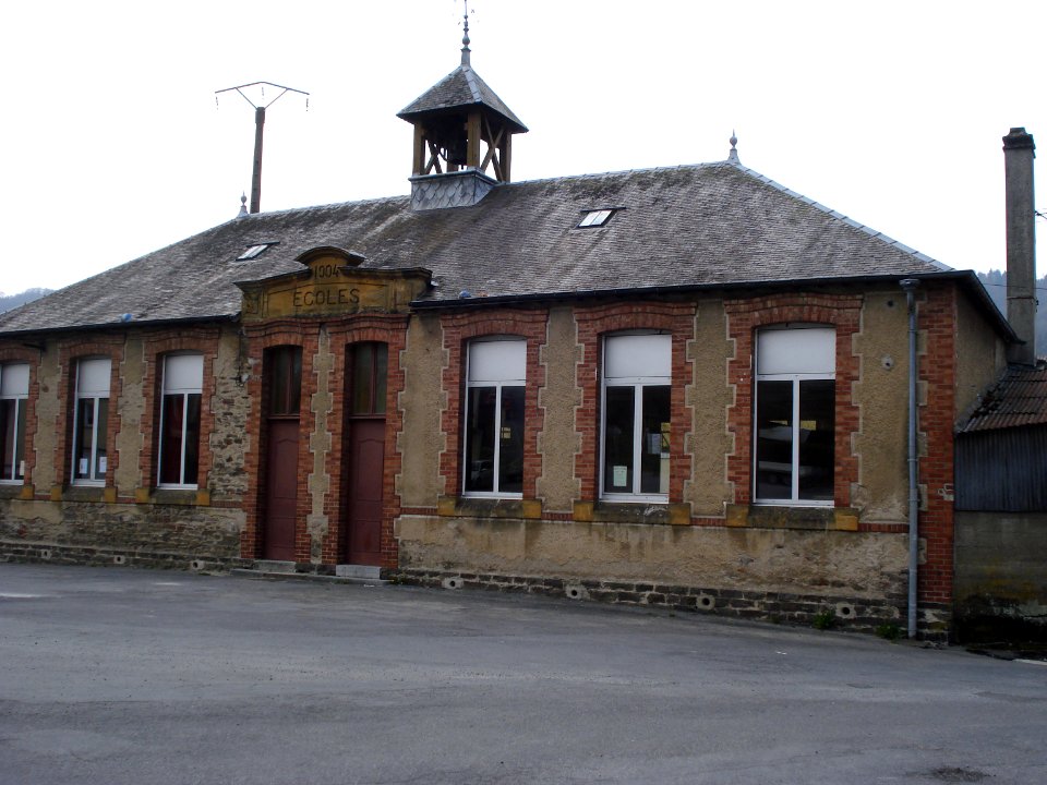 Les Hautes-Rivières (Ardennes) ancienne école de Sorendal