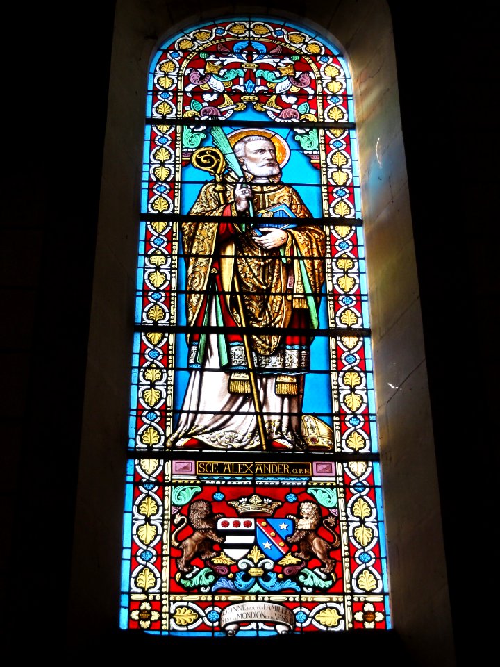 Les Ormes (Vienne) église, vitrail 04
