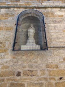 Les Chères - Vierge à l'exterieur de l'église rue de la Poste