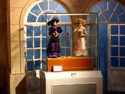 Les Deux Dames et l'Oiseau, debut 20eme siecle, Musée des Automates, pic-015
