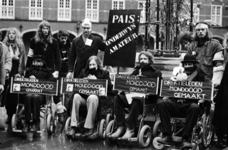 Lerarenprotest tegen Pais op Binnenhof, Bestanddeelnr 930-0437