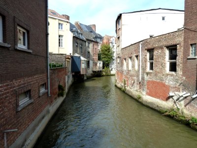Leuven-Onze-Lieve-Vrouwstraat kruist rivier