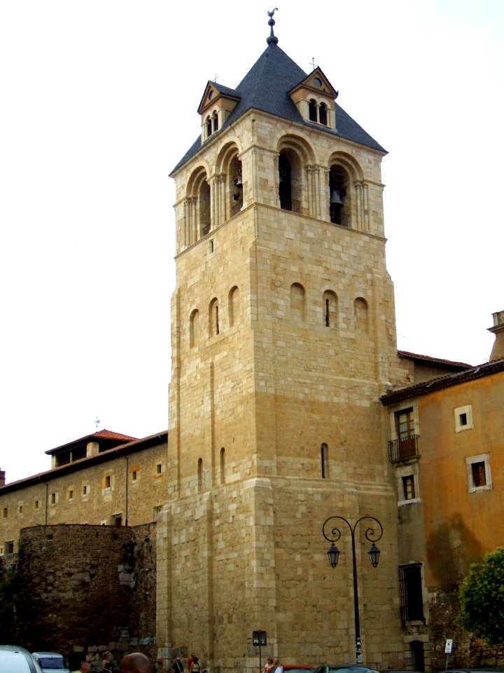 Leon - Basilica de San Isidoro 01