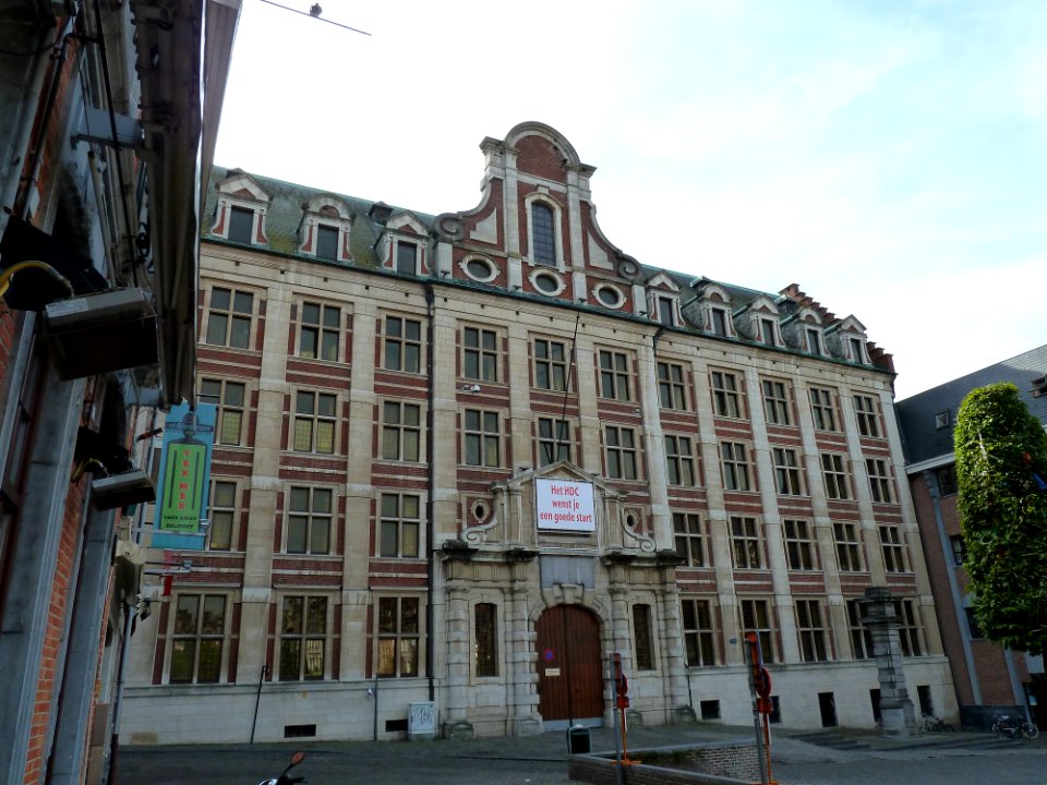 Leuven-Oude Markt 28 (1)