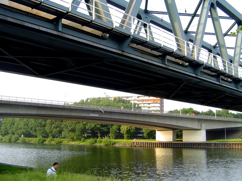 Les ponts du Graafseweg et du chemin de fer