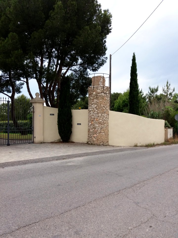 Les Pennes-Mirabeau - Chemin de Rebuty - Vestige de tour