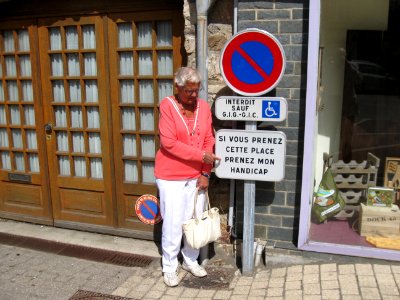 Les Pieux (Manche, Fr) Panneau handicap