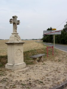 Les Souhesmes (Les Souhesmes-Rampont, Meuse) city limit sign Souhesme-la-Grande and wayside cross