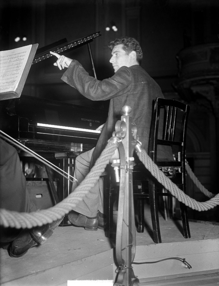 Leonard Bernstein ( USA) dirigent bij Concertgebouworkest, Bestanddeelnr 904-1669