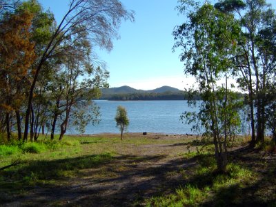 Leslie Harrison Dam from Allambee Crescent