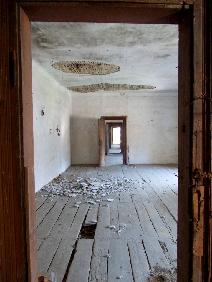 Leskovec Castle 38