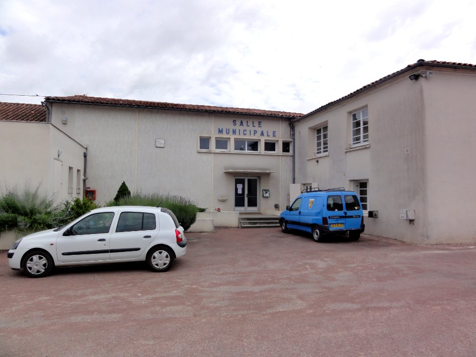 Les Églises-d'Argenteuil (Charente-Maritime) salle municipale