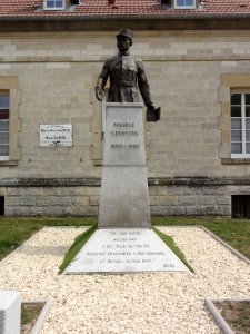 Les Éparges (Meuse) Statue-buste Maurice Génevoix
