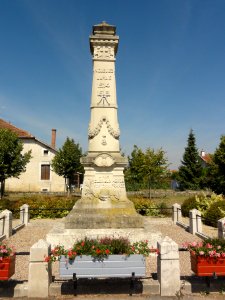 Les Paroches (Meuse) monument aux morts (01)
