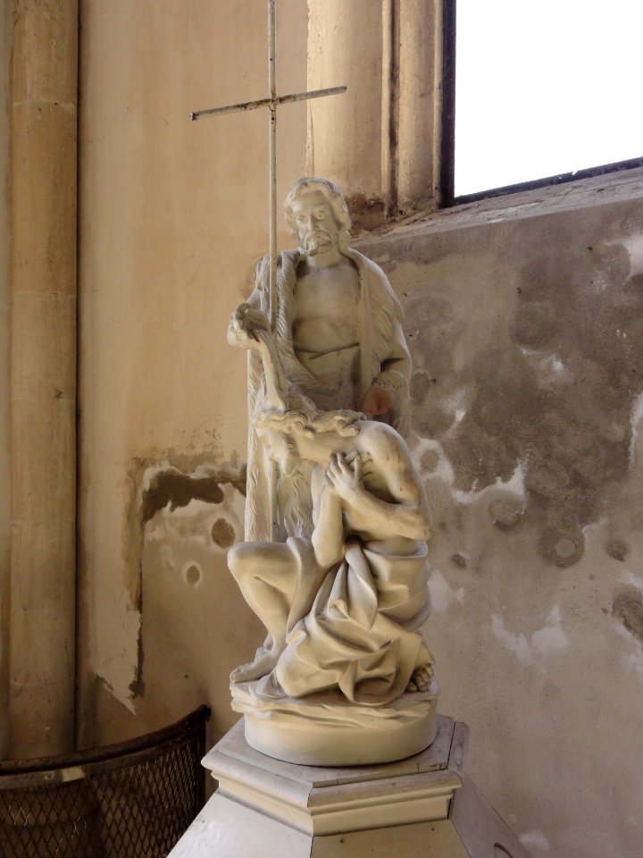 Les Paroches (Meuse) Église de l'Invention-de-Saint-Étienne fonts baptismaux