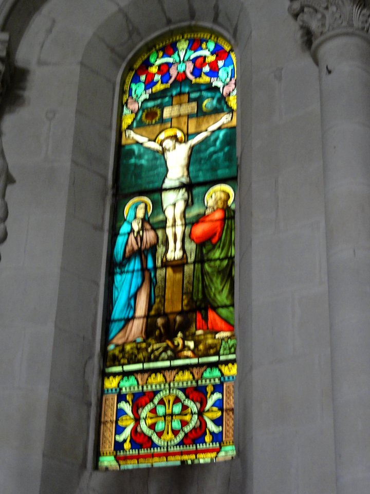 Les Ormes (Vienne) église, vitrail 09
